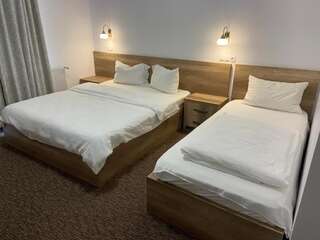 Отель Pensiunea CATALINA Орадя Двухместный номер с 2 отдельными кроватями-1